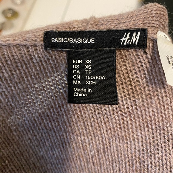 H&M tan colour cardigan. Size XS - Picture 4 of 4